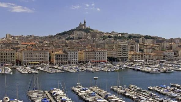 Une information judiciaire a été ouverte à Marseille pour homicide volontaire, à la suite de la mort d'un jeune homme de 19 ans dans la nuit de mercredi à jeudi après une altercation avec un gardien de la paix.