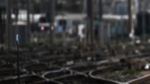Deux dates couperets sont fixées par la réforme du rail: 1er décembre 2019 pour l'ouverture à la concurrence du transport ferroviaire national de voyageurs  et 1er janvier 2020 pour l'arrêt des recrutements au statut de cheminot.