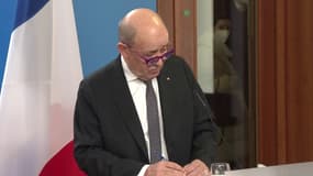 Jean-Yves Le Drian: "Le nouveau paquet de sanctions contre la Russie devra intégrer le pétrole et le charbon"