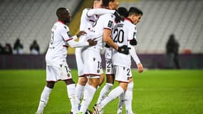 Les Niçois autour de Youcef Atal