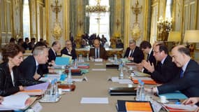 Lors d'un séminaire gouvernemental organisé mercredi à l'Elysée sur les investissements d'avenir. A deux jours du verdict de la Commission européenne sur l'économie française en 2013, Jean-Marc Ayrault s'est employé mercredi à rassurer sa majorité inquièt