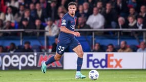 Warren Zaïre-Emery avec le PSG, le 25 octobre 2023