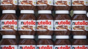 Des pots de Nutella vendus dans un magasin de Cannes, le 24 mai 2023 (photo d'illustration).