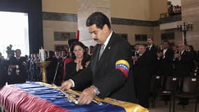 Nicolas Maduro, devant le cercueil de Hugo Chavez