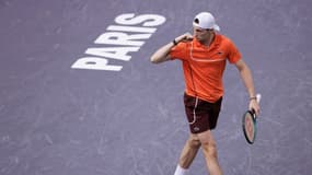 Ugo Humbert le poing serré et la confiance à son zenith face à l'Australien Jordan Thompson, le 1er novembre, à Bercy