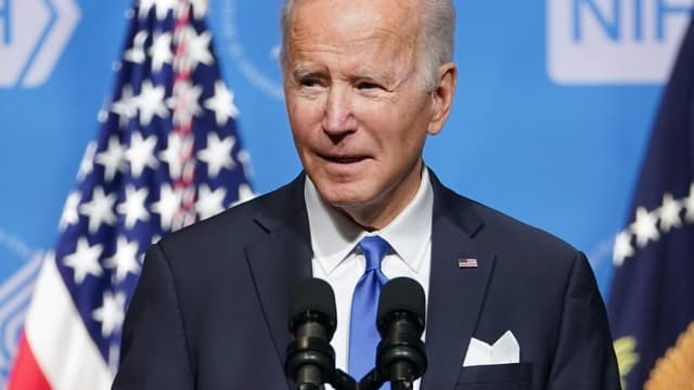 Le président américain Joe Biden, le 2 décembre 2021 à Bethesda, dans le Maryland