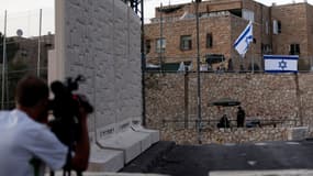 L'érection du mur a commencé dimanche 18 octobre, à Jérusalem-Est. 
