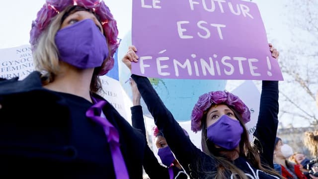 Des manifestantes lors d'un rassemblement à Paris, à l'occasion de la journée internationale des droits des femmes en 2021