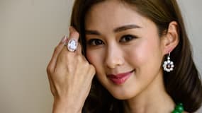 Le diamant porté par l'actrice et mannequin Eliza Sam