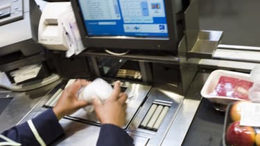 Carrefour promet de ne pas faire attendre ses clients plus de 10 minutes en caisse. C'est raté, et ça lui coute 10 000 euros.