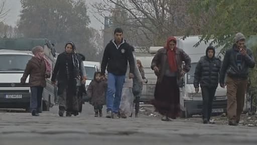 Près de 800 Roms ont dû quitter le campement de Saint-Ouen mercredi matin.