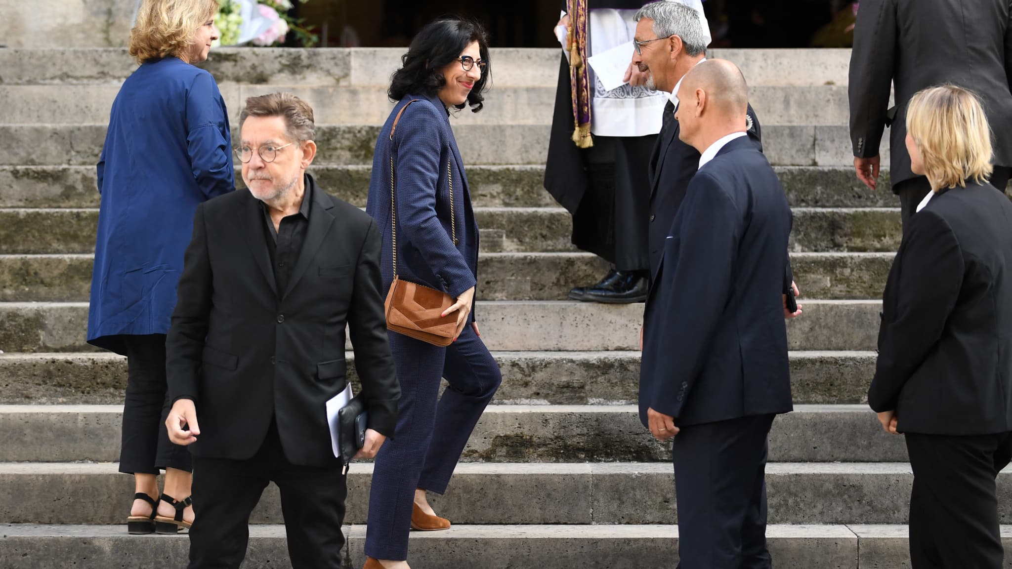 La ministre de la Culture Rima Abdul-Malak arrive aux obsèques de Jane Birkin, le 24 juillet 2023 à l'église Saint-Roch (Paris Ier)