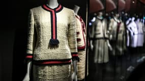 Des tailleurs à l'exposition "Gabrielle Chanel. Manifeste de mode" au palais Galliera à Paris, le 25 septembre 2020