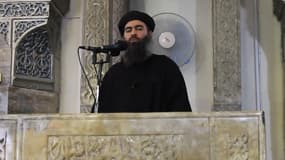Le chef de l'Etat islamique, Abou Bakr Al-Baghdadi, désigné "calife", est apparu ce samedi pour la première fois dans une vidéo.