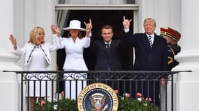 Brigitte Macron, Melania Trump, Emmanuel Macron et Donald Trump au balcon de la Maison Blanche, à Washington