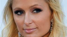 Selon la presse américaine, Paris Hilton a été arrêtée vendredi soir à Las Vegas et inculpée de détention de cocaïne. L'ancien mannequin, 29 ans, héritière du fondateur de la chaîne des hôtels Hilton, était passagère d'une voiture que la police a arrêtée