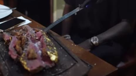 Vinicius et sa viande dorée Vinicius et sa viande dorée