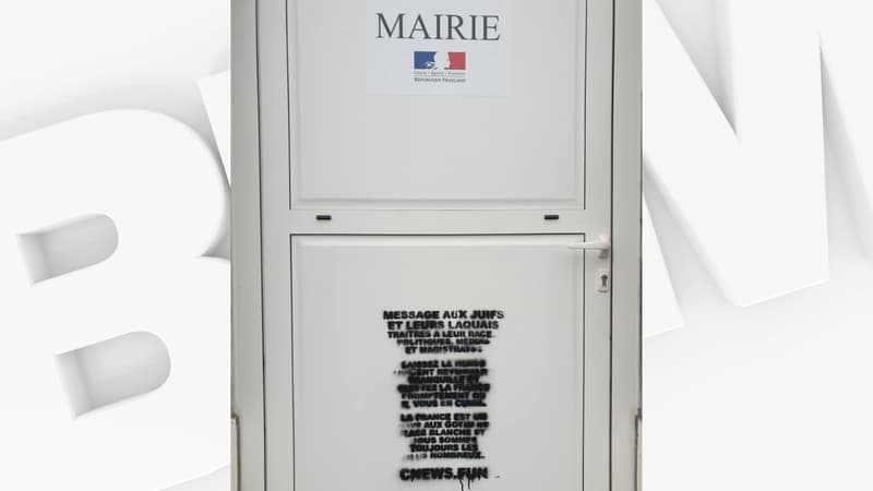 Le tag retrouvé le 23 novembre 2024 sur la porte de la mairie d'Allonville, dans la Somme.