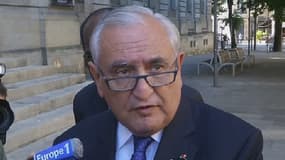 Jean-Pierre Raffarin a appelé au cessez-le feu à l'UMP vendredi matin à Bordeaux.