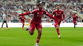 Rio Ngumoha célèbre son but avec Liverpool contre Newcastle, le 25 août 2025