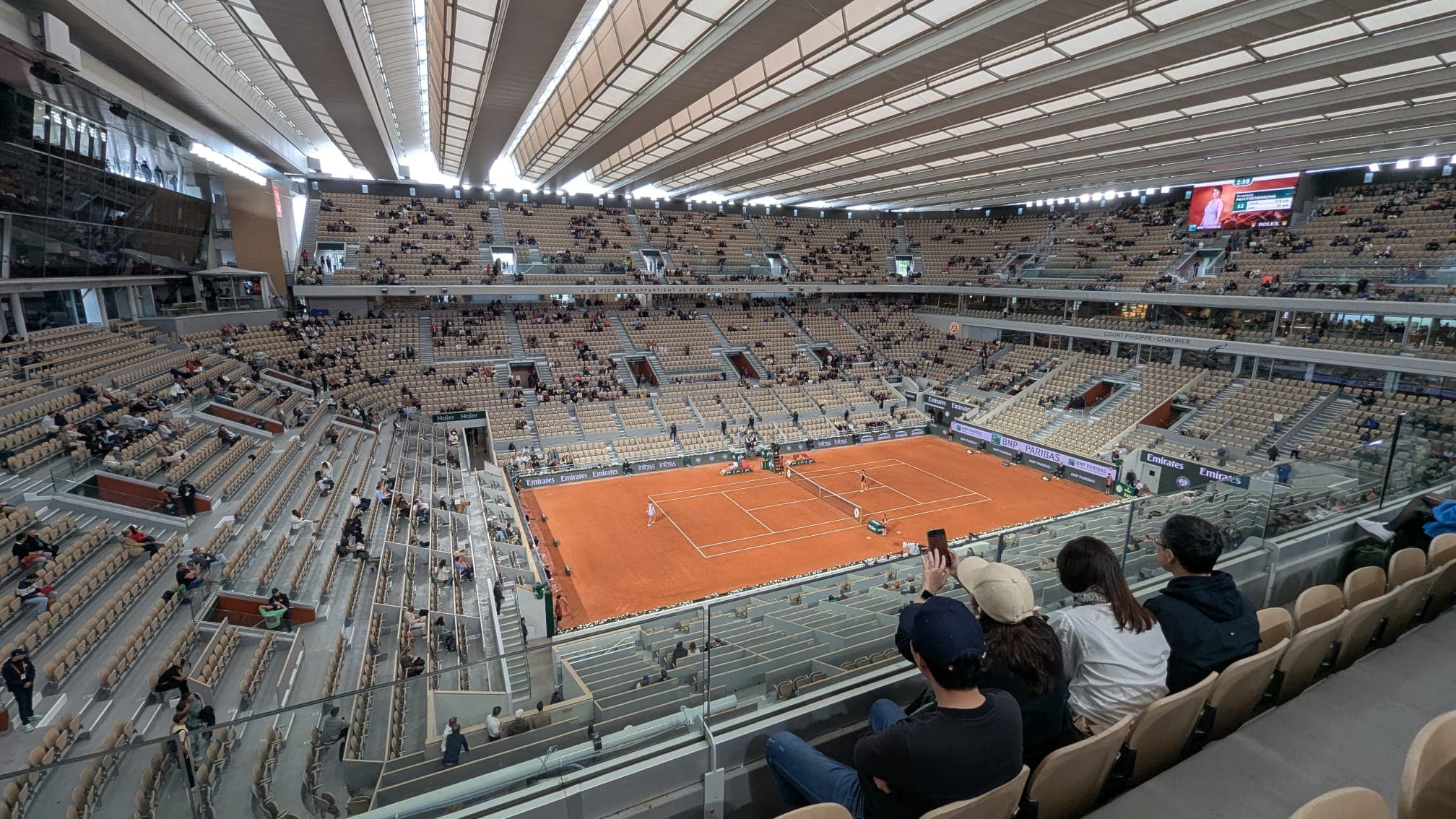 Le court Philippe Chatrier vide alors qu'il pleut à Roland Garros, ce dimanche 25 mai