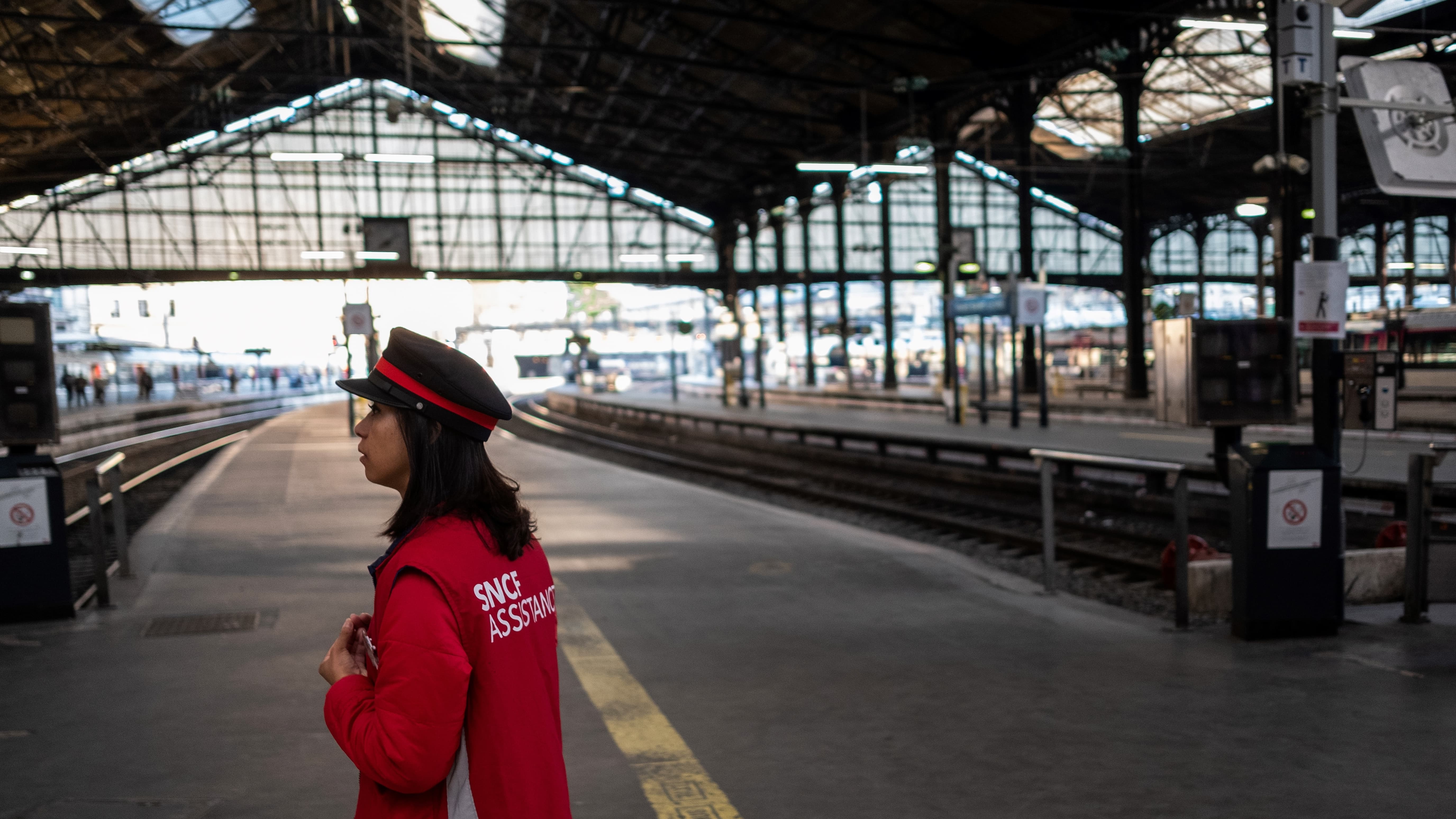 La Circulation Des Trains Perturbée à Saint Lazare Après Un Accident De Personne