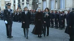 Manuel Valls rend hommage au préfet Erignac à l’hôtel Beauvau le 06 février 2013.