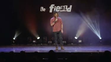 Un humoriste se paye Kev Adams sur scène.