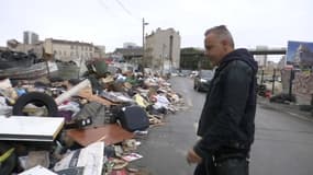 Jean-Yves Sayag, élu à la Métropole de Marseille lutte contre les décharges sauvages