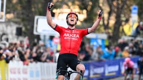 Kévin Vauquelin lors de sa victoire sur l'étape 1 du Tour des Alpes-Maritimes et du Var, 17 février 2023