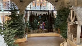 La crèche de Noël de Perpignan, se trouvant au bord de la mairie, a été inaugurée le 26 novembre 2023.