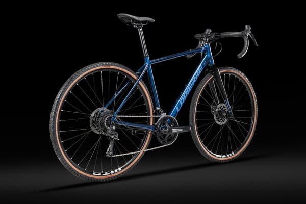 Marque française de vélo de course, Lapierre propose aussi des modèles gravel comme ce Crosshill 2.0.