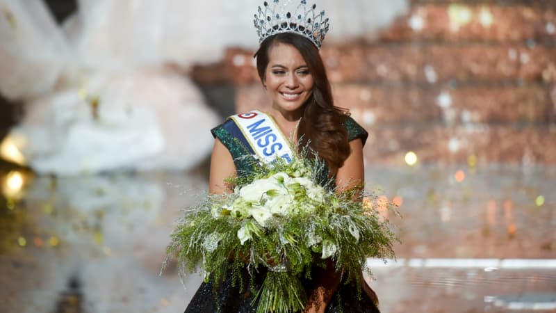 Vaimalama Chaves, lors de son couronnement le soir de l'élection de Miss France 2019