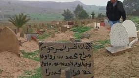 En Algérie, la famille de Mohamed Merah qui vit à Bezaz, à 150km d'Alger, espère que le corps du défunt sera rapatrié, pour être enterré au côté de ses ancêtres.