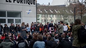 Des étudiants de l'université de Strasbourg occupaient la faculté mardi. 