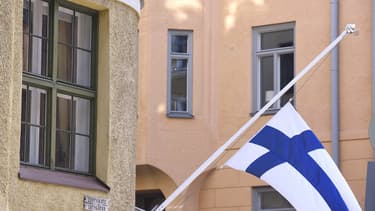 La Finlande a expérimenté le revenu de base dans le cadre d'une réflexion sur leur modèle d'assurance sociale.