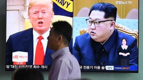 Donald Trump et Kim Jong-un sur un écran de télévision à Séoul