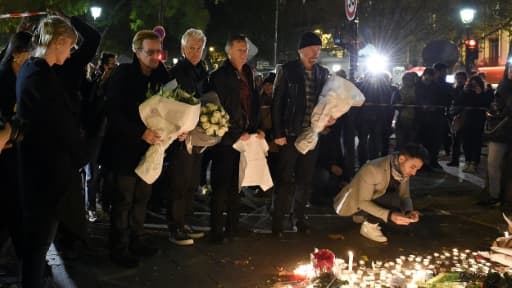 Les membres du groupe U2, le 14 novembre 2015, à Paris Les membres du groupe U2, le 14 novembre 2015, à Paris