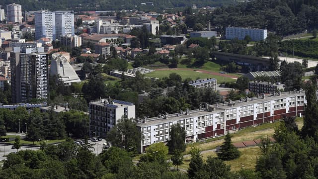 Saint-Etienne est citée par Olivier Razemon comme l'une des villes frappées par la crise urbaine