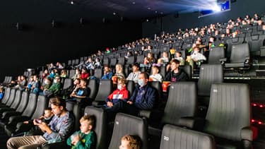 Des spectateurs dans une salle de cinéma (illustration)
