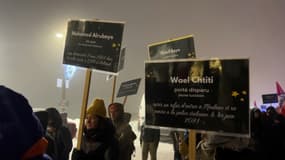 Une centaine de manifestants qui se sont élancés ce samedi soir à la station de Montgenèvre, pour protester contre la politique migratoire aux frontières.