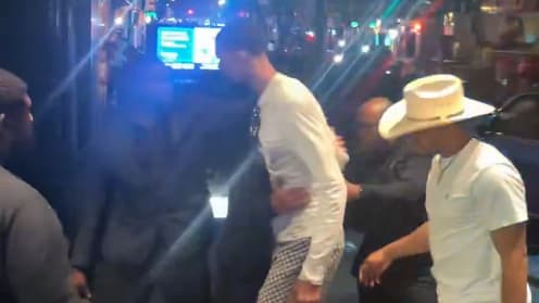 Un objet se brise près de sa tête: Wembanyama visé par des projectiles dans New York après la défaite historique de San Antonio en finales NBA