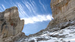 Un skieur dans la brèche de Roland le 3 octobre 2012