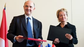Eveline Widmer-Schlumpf et Pierre Moscovici ont signé jeudi 10 juillet un nouvel accord fiscal sur les successions.