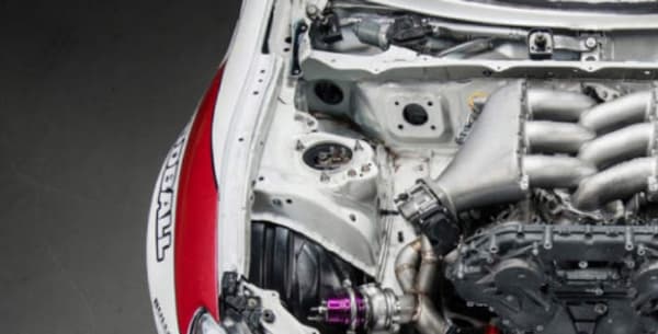 Après avoir à peu près tout modifié dans le compartiment moteur (et sur le bloc lui-même), StreetFX Motorsports a poussé la puissance du moteur de la GT-R à 1000 chevaux. 