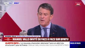 Menace russe: Manuel Valls dénonce  "ceux qui s'accommodent de la puissance, de la violence, de la remise en cause de l'État de droit"
