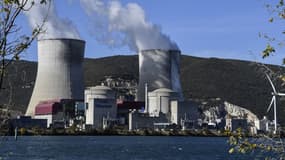 Les réacteurs de la centrale nucléaire de Cruas (Ardèche) ont été arrêtés pour un "audit approfondi", à la suite du séisme survenu lundi 11 novembre, dans la vallée du Rhône. 