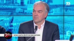 Manuel Valls veut être candidat En Marche! aux législatives: "à l'évidence, il ne peut pas rester au PS"