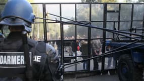 Les forces de l'ordre ont déployé un dispositif pour empêcher les manifestants de revenir dans le quartier des Jardins de l'Empereur, à Ajaccio.
