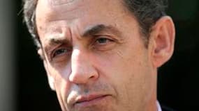 Six Français sur dix ne font pas confiance à Nicolas Sarkozy pour améliorer la situation de la France lors des deux dernières années de son quinquennat, selon un sondage l'institut LH2 pour lenouvelobs.com. /Photo prise le 16 avril 2010/REUTERS/Lionel Bon